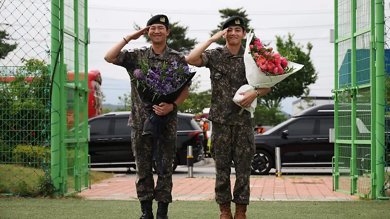 taeyung-v-rm-namjoon-servicio-militar-reuters 